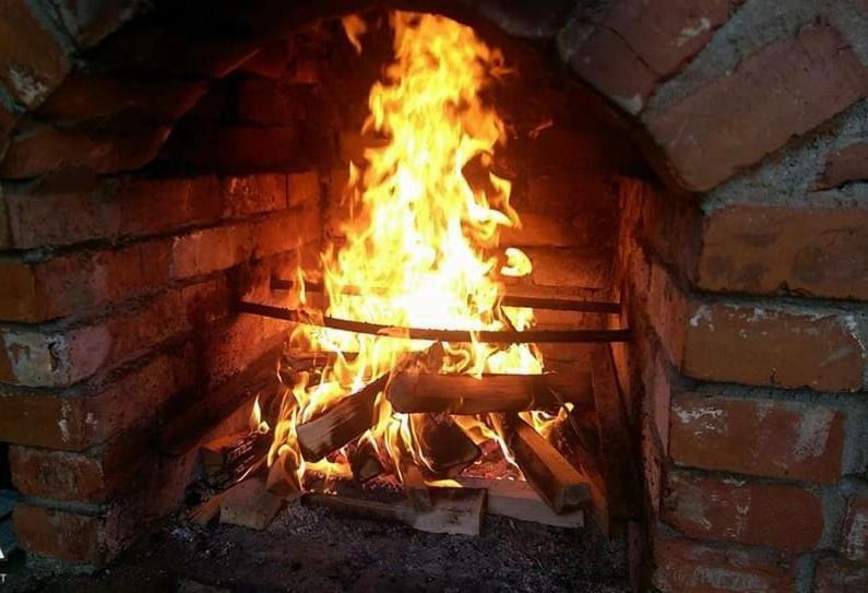 Pensiunea Raiul Muntilor Borossebes Kültér fotó